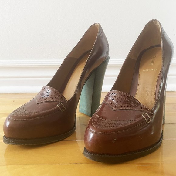 a pair of high-heeled brown Fendi Escarpin - Picture 6 of 11